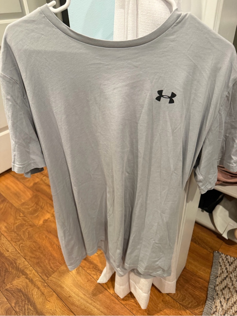 Under Armour Men's Light Gray Short-Sleeve Performance Tee with Black Logo